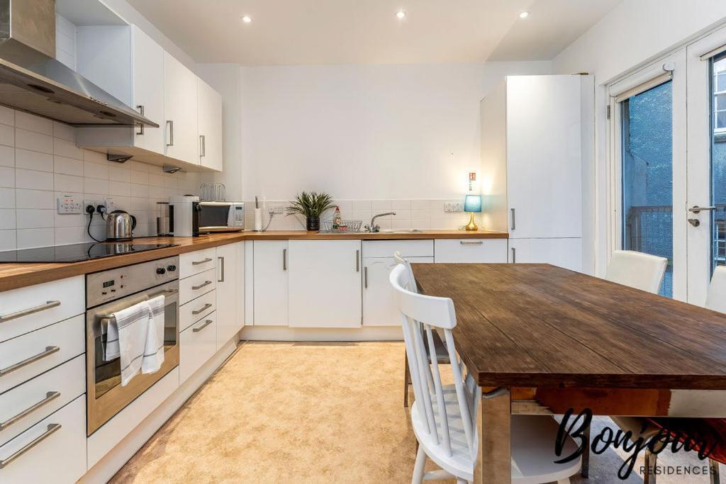 Spacious 2Br-1Ba - Grassmarket - Free Parking By Bonjour Residences אדינבורו מראה חיצוני תמונה