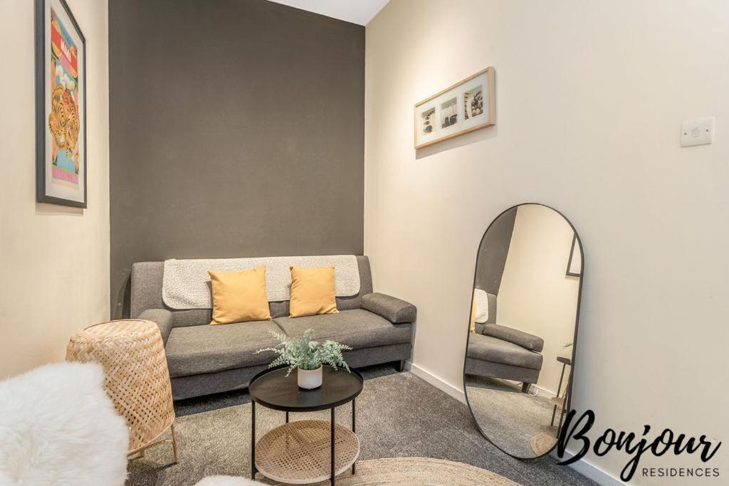 Spacious 2Br-1Ba - Grassmarket - Free Parking By Bonjour Residences אדינבורו מראה חיצוני תמונה