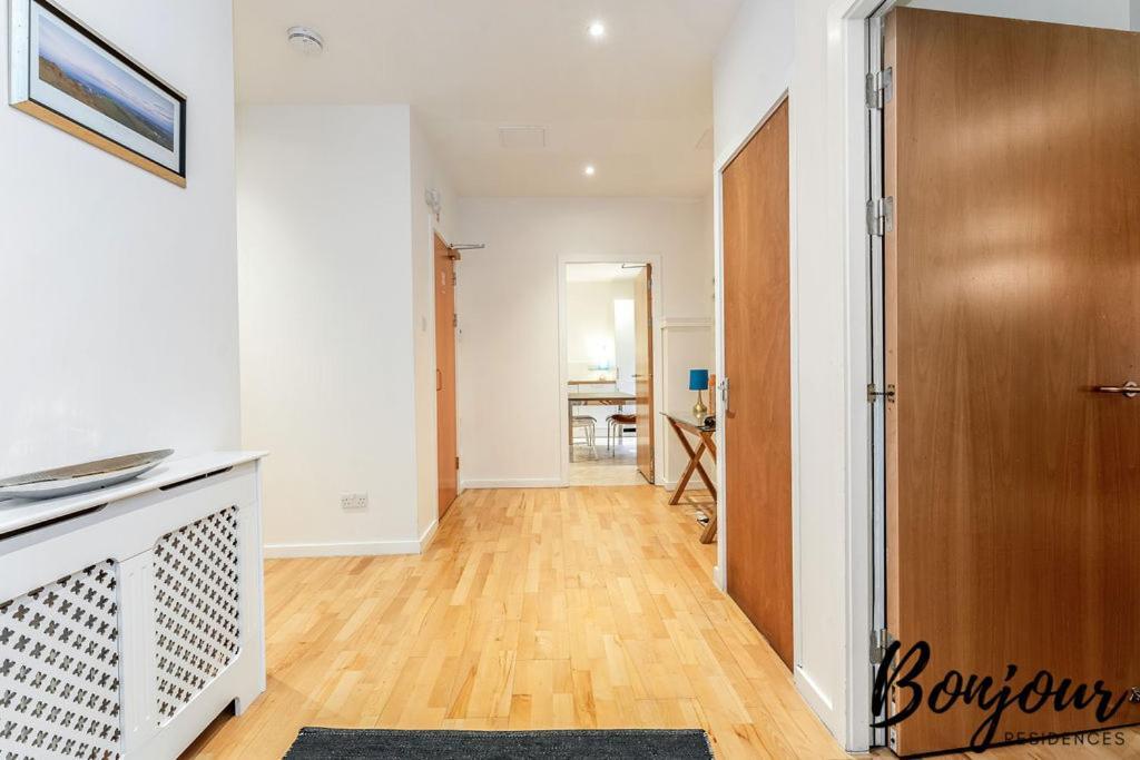 Spacious 2Br-1Ba - Grassmarket - Free Parking By Bonjour Residences אדינבורו מראה חיצוני תמונה